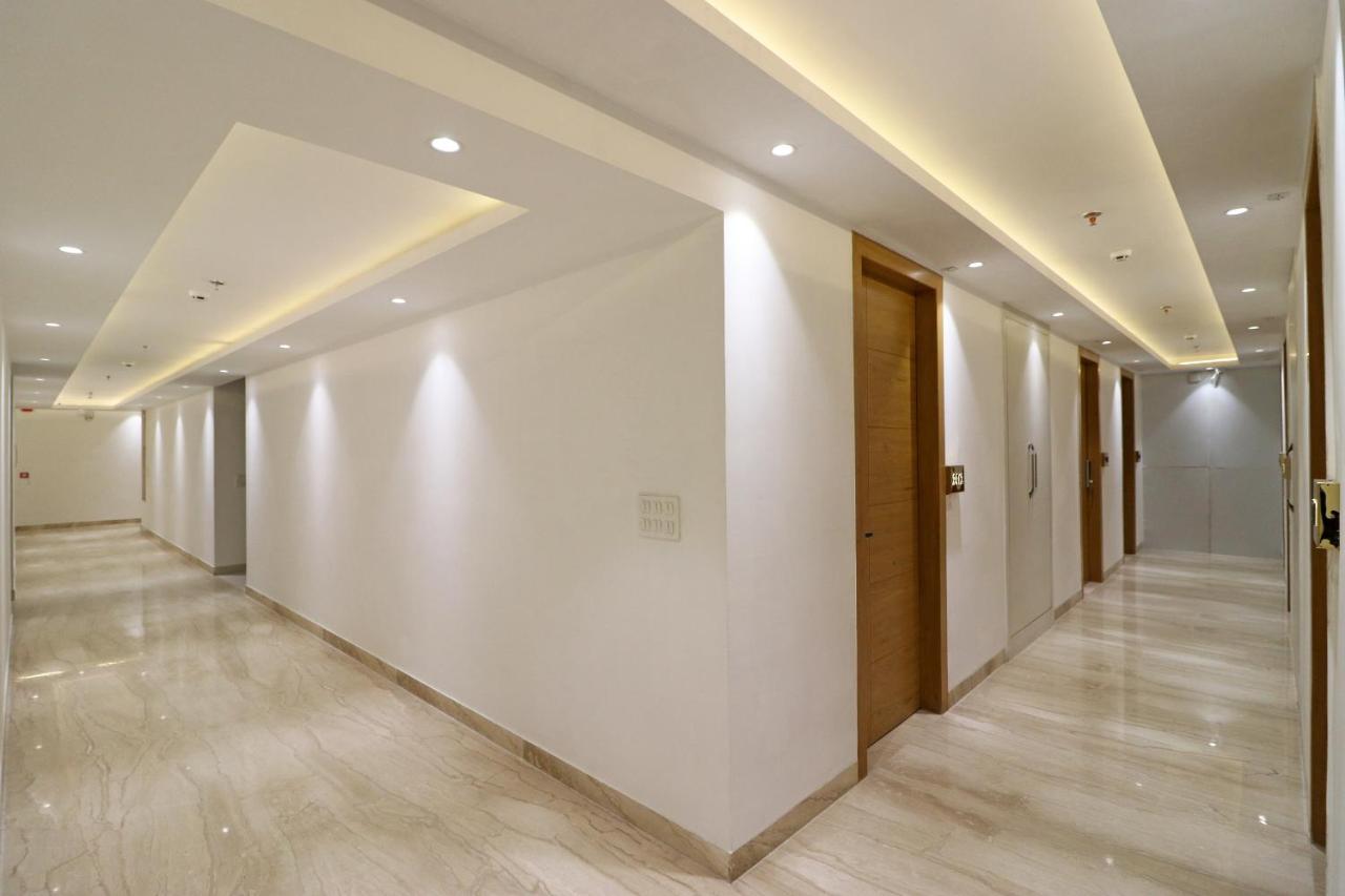 Capital O Hotel Star Inn Near Chhatarpur Metro Station New Delhi Exterior photo